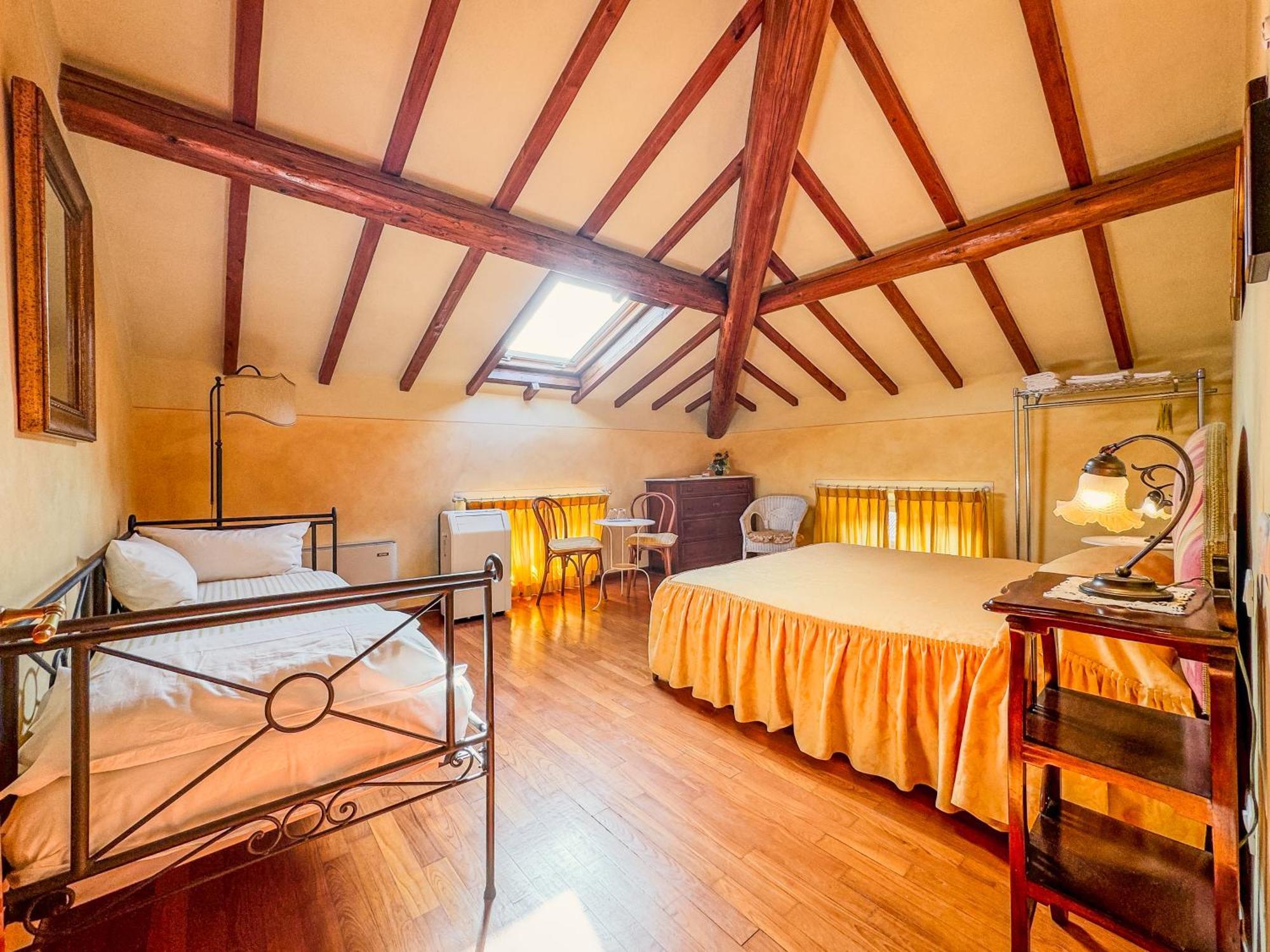 لوكا Marta Guest House الغرفة الصورة